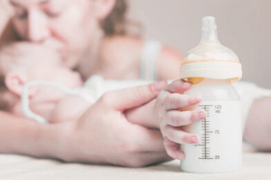 How to Mix Breast Milk and Formula